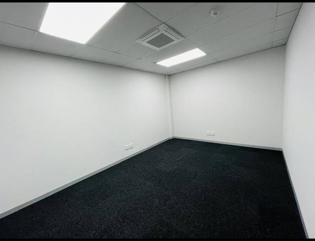 250M² OFFICE TO LET IN FOURWAYS